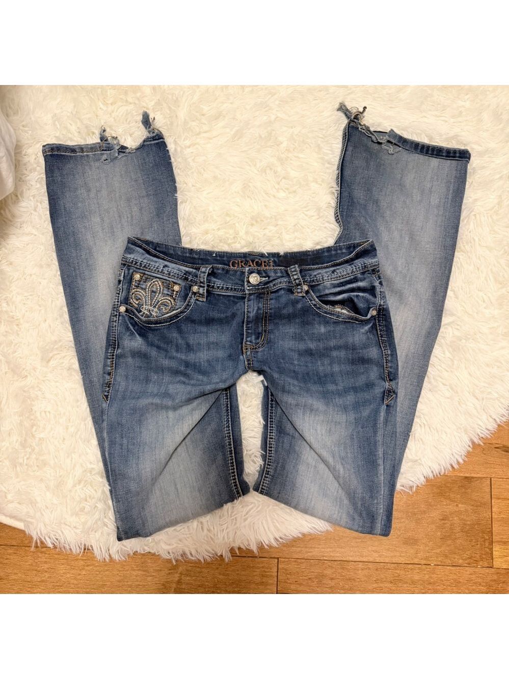 Grace in LA Fleur De Lis Rhinestone Bootcut Jeans Womens 29 Y2K McBling Vibe